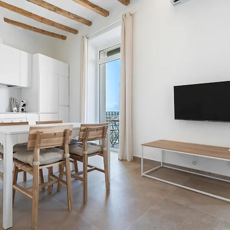 Hauzify I Sol Apartment